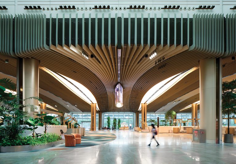 SINGAPORE CHANGI AIRPORT T2 – ỐC ĐẢO XANH TRONG LÒNG SÂN BAY